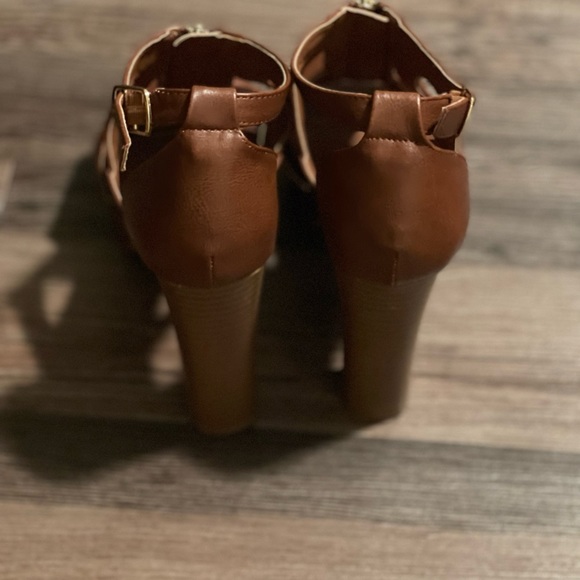 Just Fab, zip up, stacked heeled sandal - Picture 4 of 4